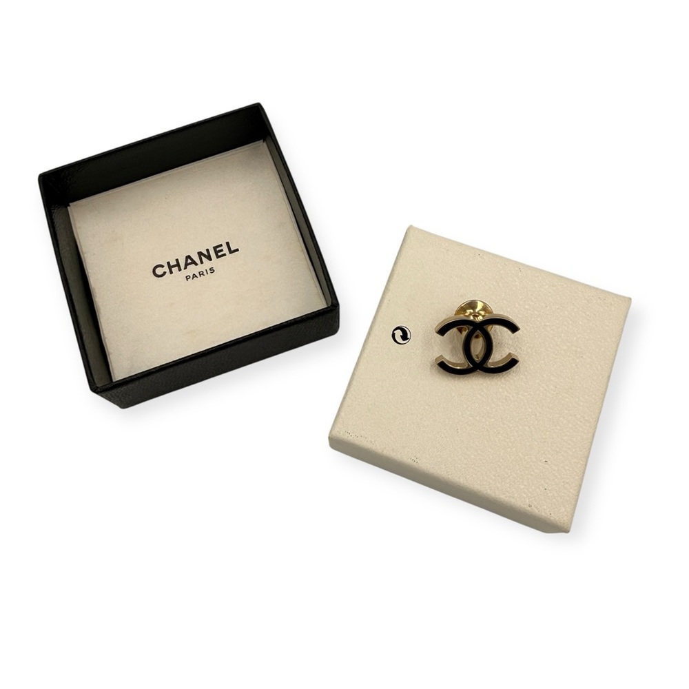 Chanel CC Logo Brooch – Gold Tone & Black Enamel with Box + COA - Picture 11 of 11